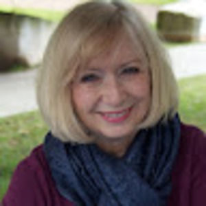 Meet your Posher, Lorie